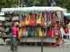  Vente de sacs, boulevard de Rochechouart